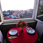 Lilly In With Amazing View 리예카