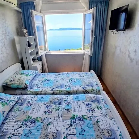 Lilly In With Amazing View Daire